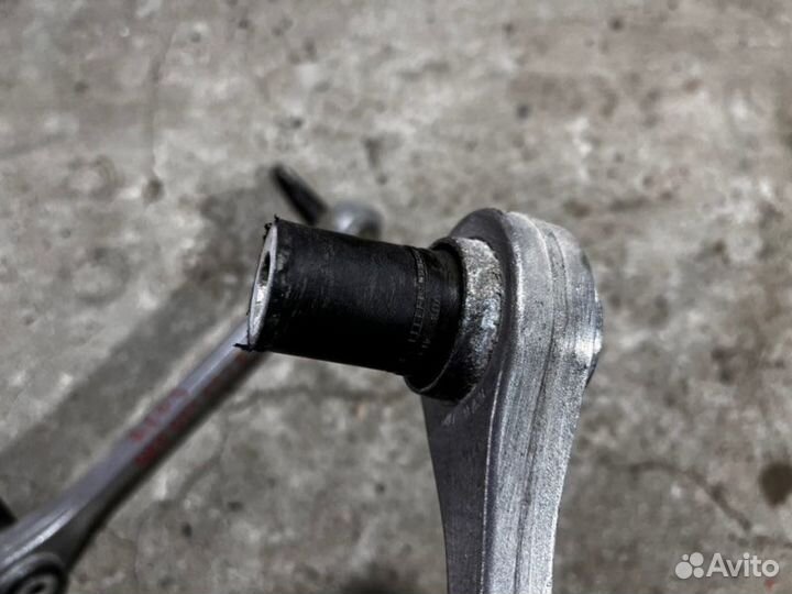 Рычаг задний поперечный задний Audi A8 D3