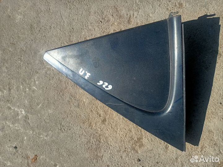 Уголок двери внешний задний правый Mazda 626 ge