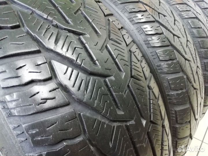 Tigar Winter 215/60 R17