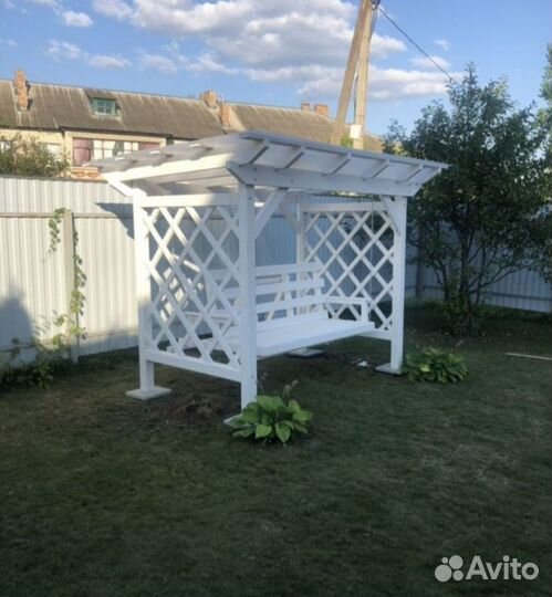 Качели с перголой. Шпалера