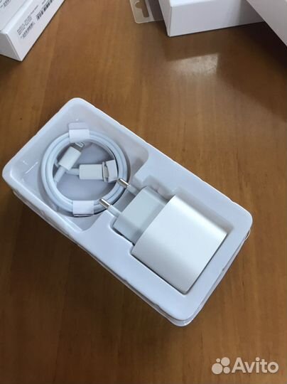 Зарядное устройство для iPhone 20w
