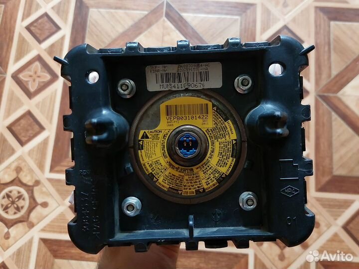 Подушка безопасности водителя Рено Логан 1