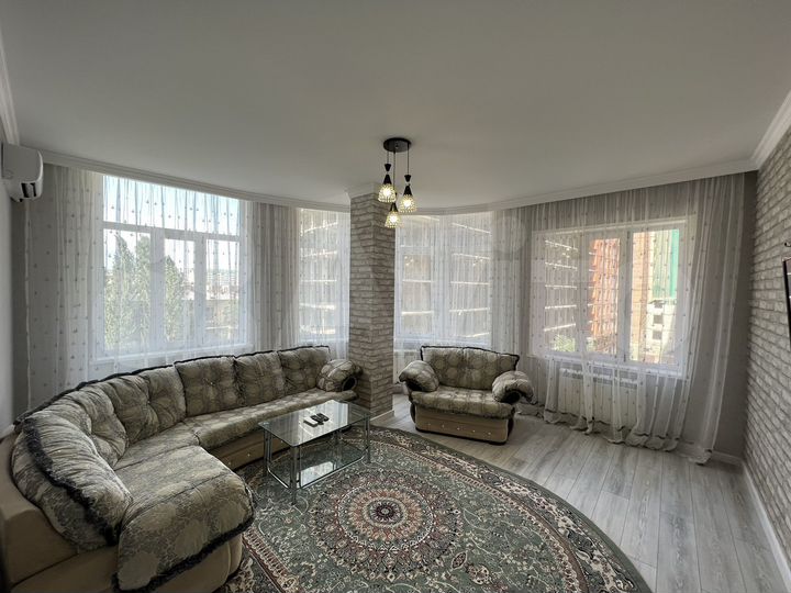 2-к. квартира, 66 м², 4/10 эт.