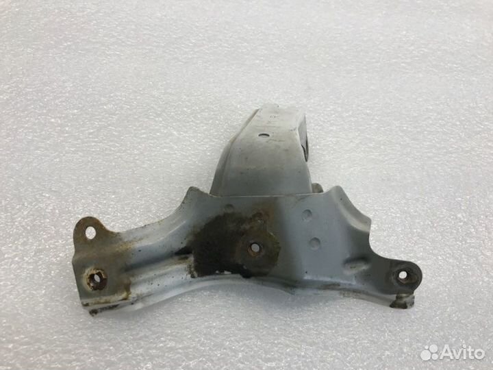 Кронштейн крыла передний правый Mazda 3Bl седан