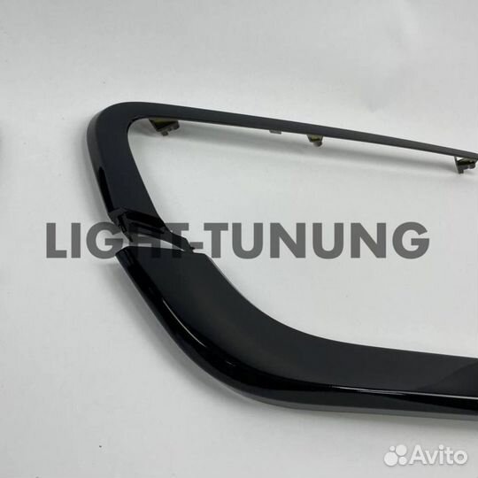 Молдинги бампера веста черный лак