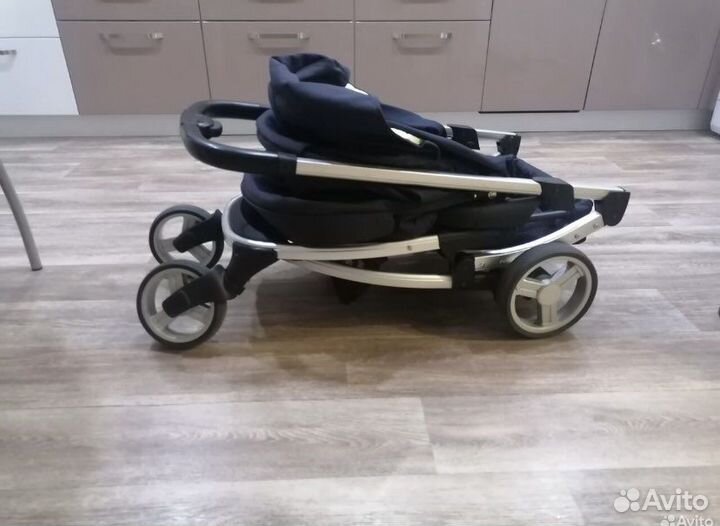 Коляска прогулочная