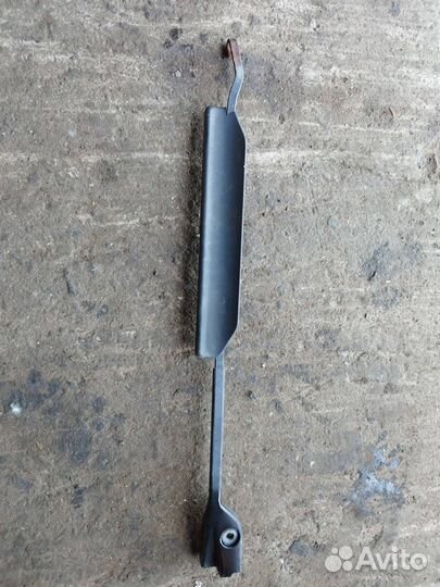 Поводок стеклоочистителя Audi 100 С3 445 1986 VAG