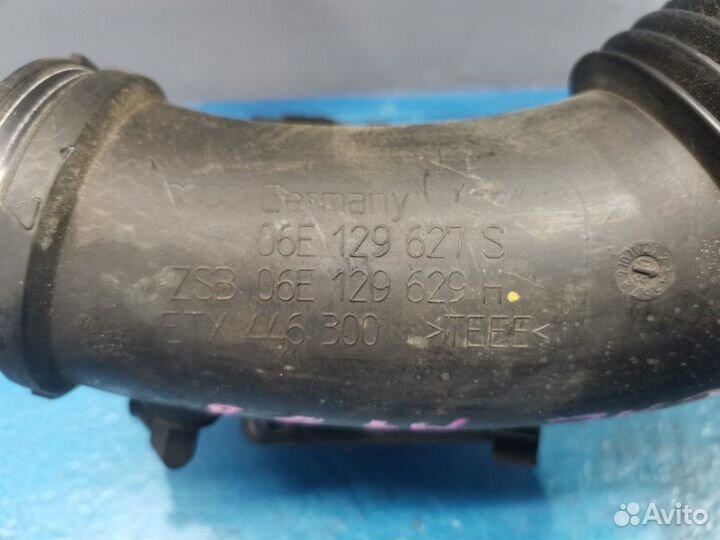 Патрубок дросселя Audi A4 B8