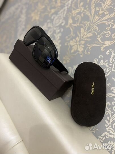 Солнечные очки Tom Ford