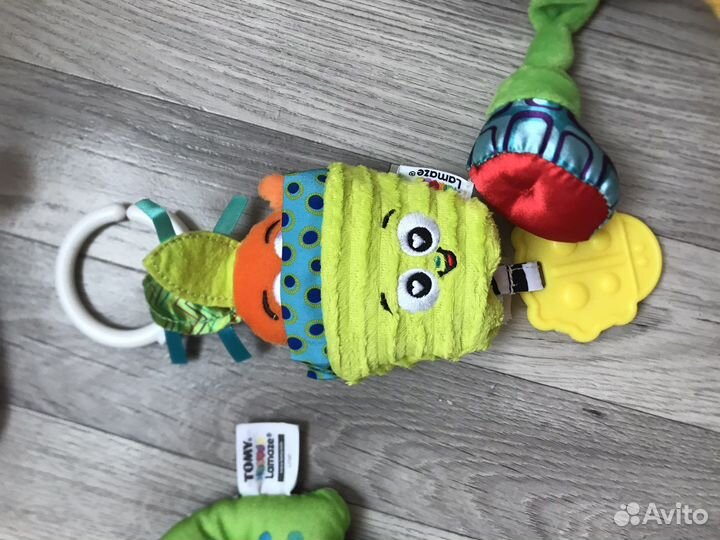 Развивающие игрушки от 0 Lamaze Tomy