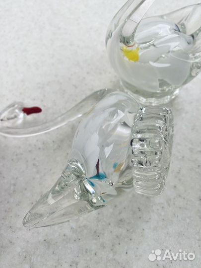 Стеклянные лебеди