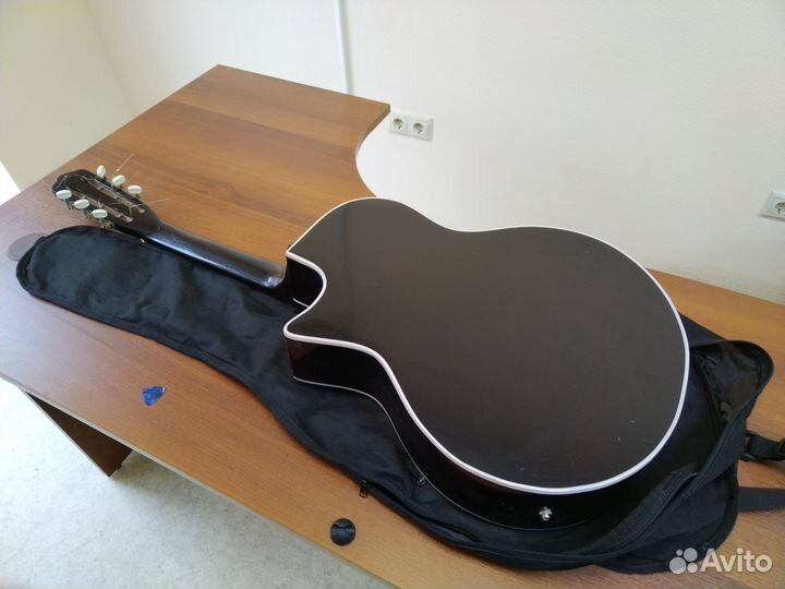 Акустическая гитара с чехлом