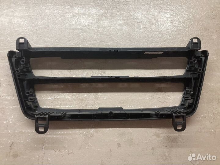 Рамка панели климата и магнитолы BMW