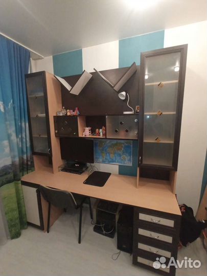 Стол-стенка для школьника