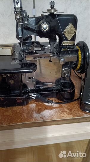 Швейная машинка оверлок бу