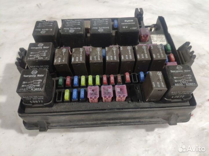 Блок предохранителей Ssang Yong Rexton 2001-2006