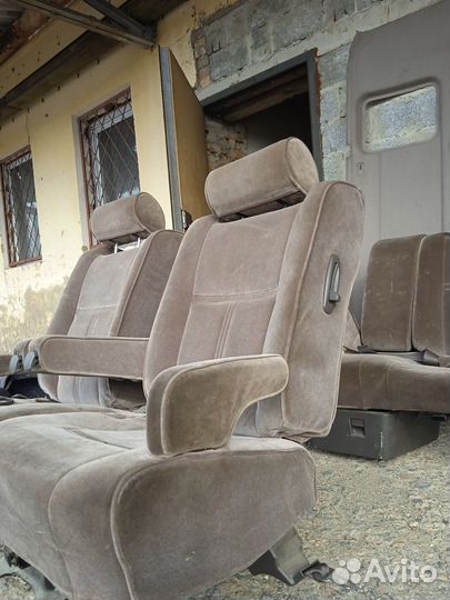 Продам сиденья тойота хайс