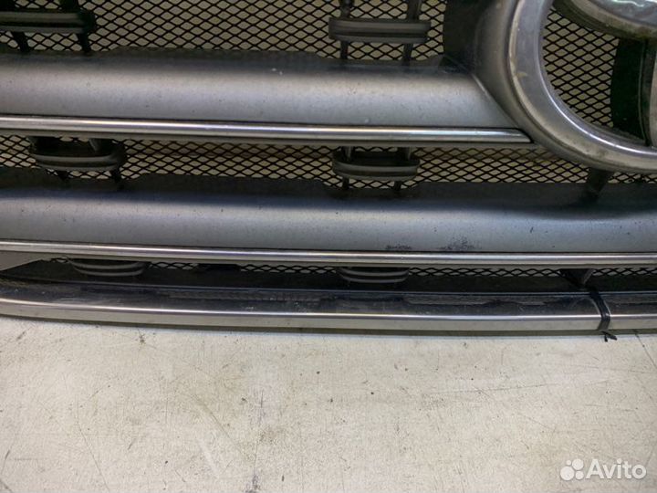 Решетка радиатора Toyota Land Cruiser 200