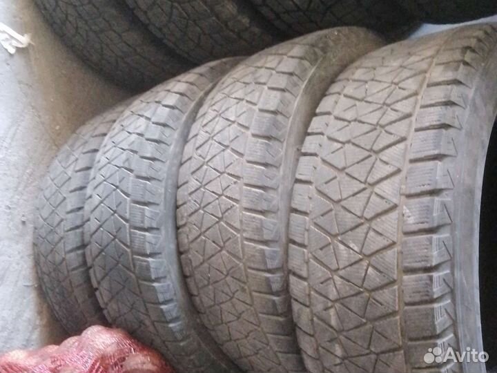 Bridgestone Blizzak DM-V2 265/65 R17