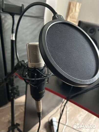 Студийный микрофон