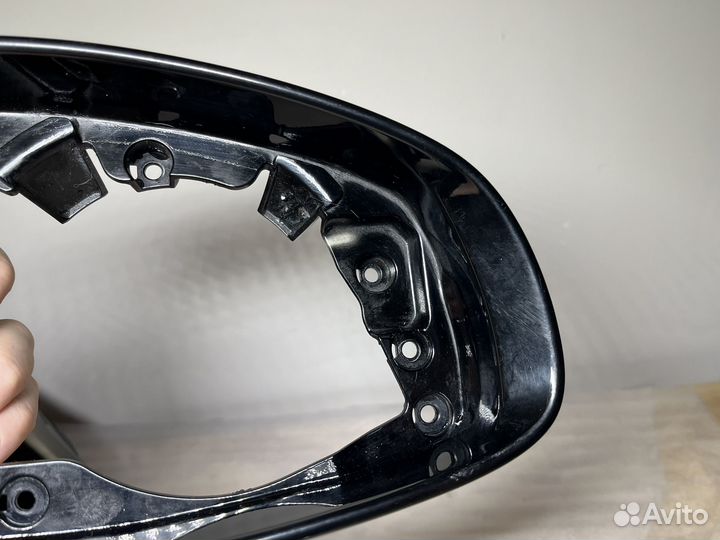 Накладка правого зеркала Kia Stinger