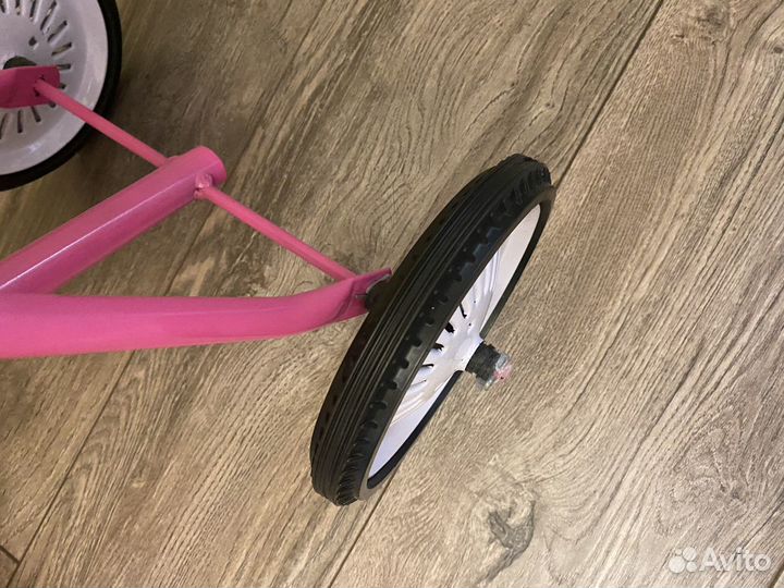 Детский трехколесный велосипед