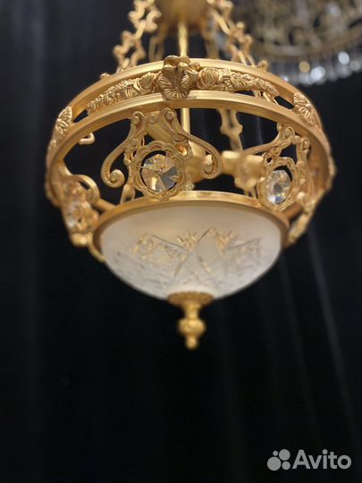 Люстра бронзовая новая