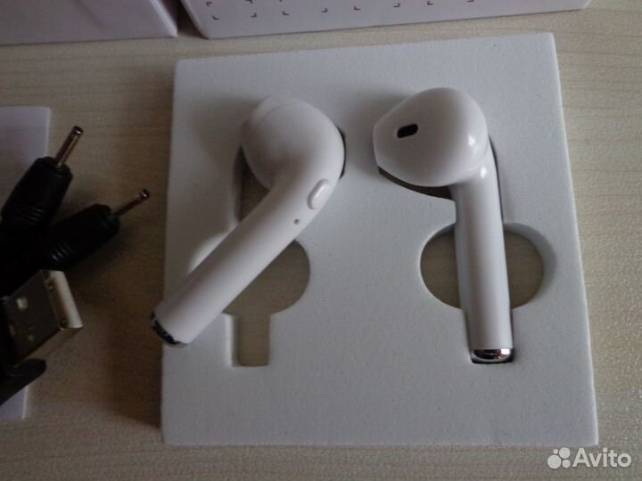 Беспроводные наушники i7 TWS