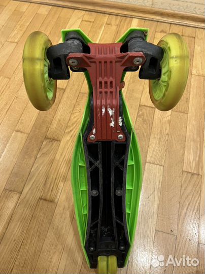 Самокат детский со светящимися колесами