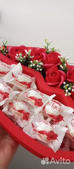 Подарок девушке на 8 марта