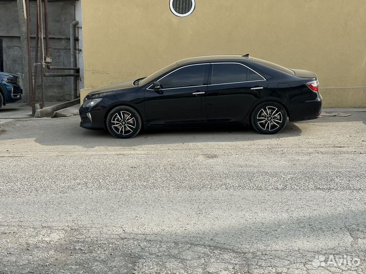 Toyota Camry 2.5 AT, 2017, битый, 190 000 км
