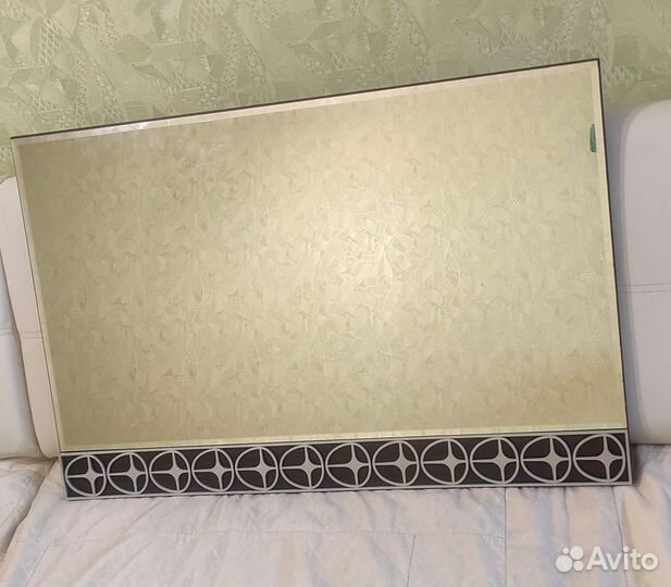 Зеркало настенное новое