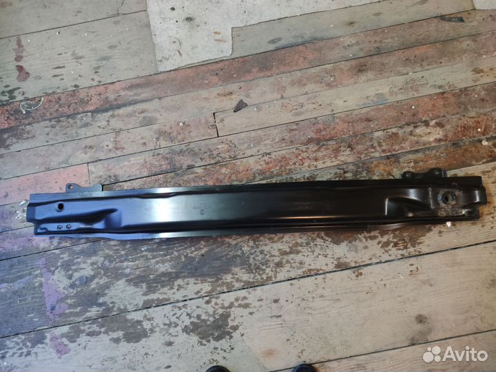 Усилитель бампера VW atlas