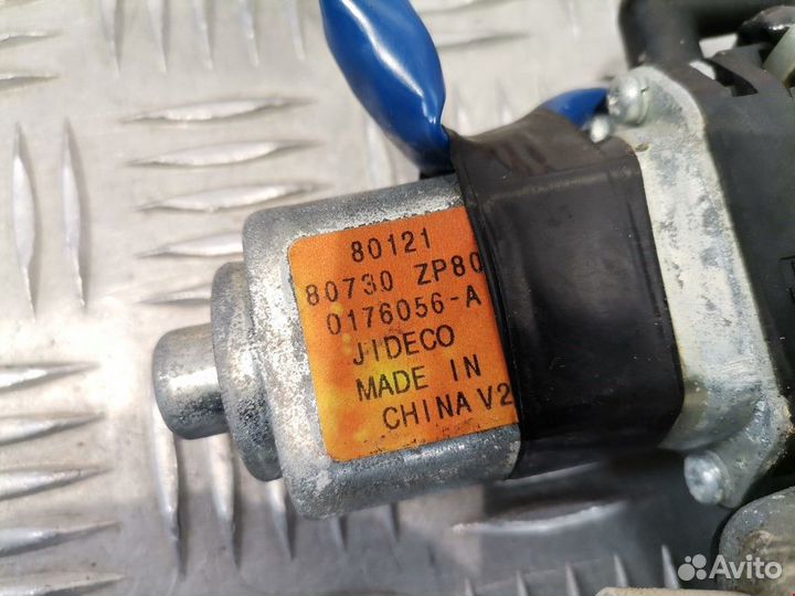 Стеклоподъемник передний правый Nissan Pathfinder