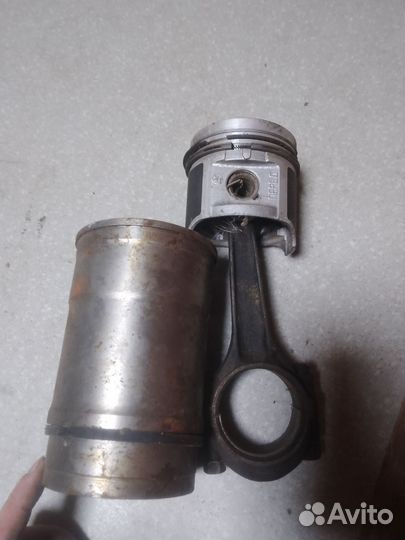 Продам поршневую УАЗ