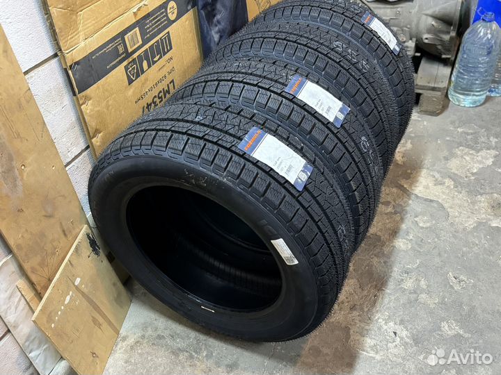 Pirelli Formula Ice FR 215/60 R17 100T