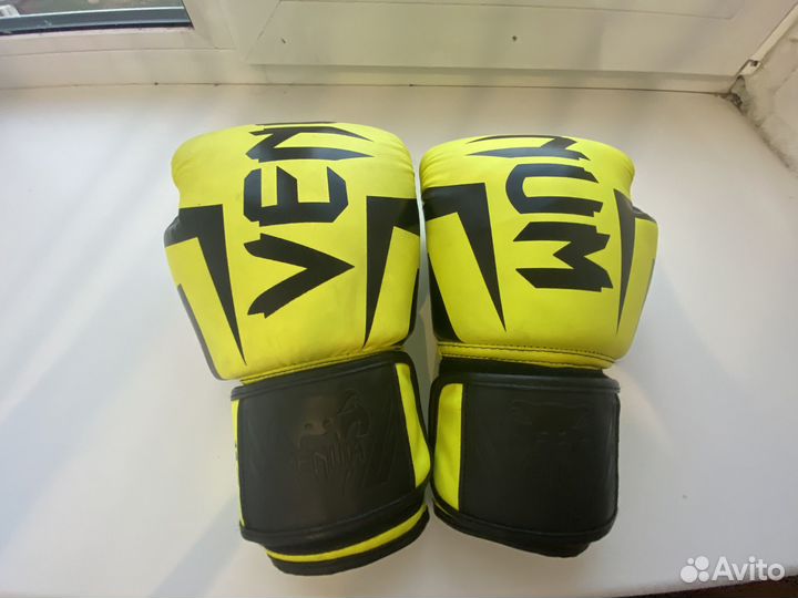 Боксерские перчатки 12 oz venum