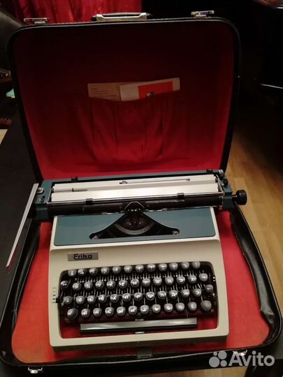 Пишущая портативная машинка Эрика