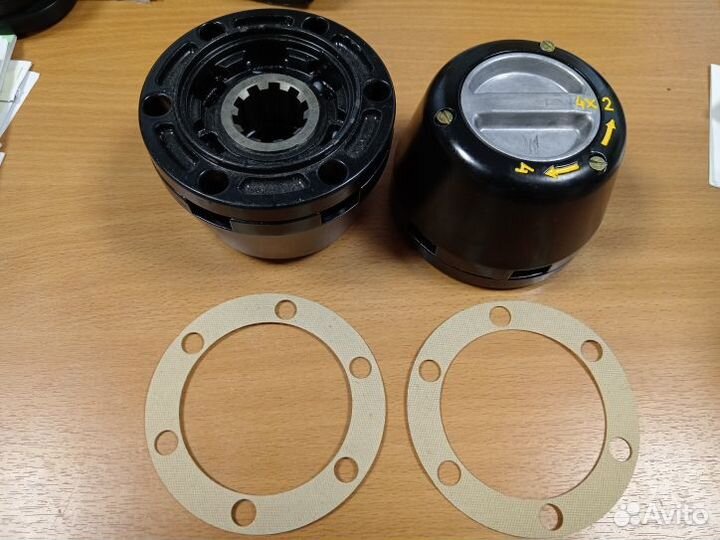 Хабы муфты передних колес УАЗ (2 шт.) с колпаком