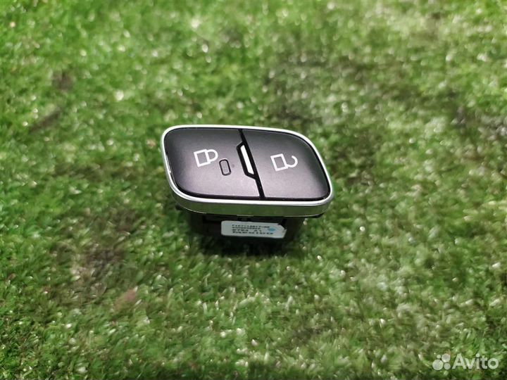 Кнопка центрального замка Ford Focus 3 (CB8) 2015