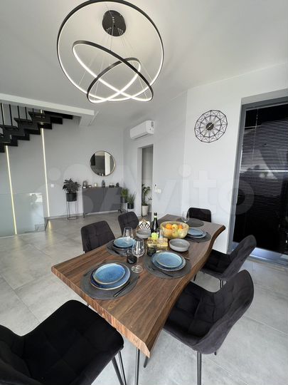 Коттедж 259 м² на участке 4 сот.