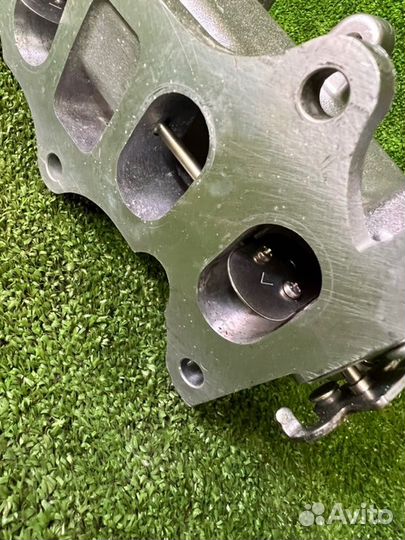 Впускной коллектор Toyota Land Cruiser Prado 150