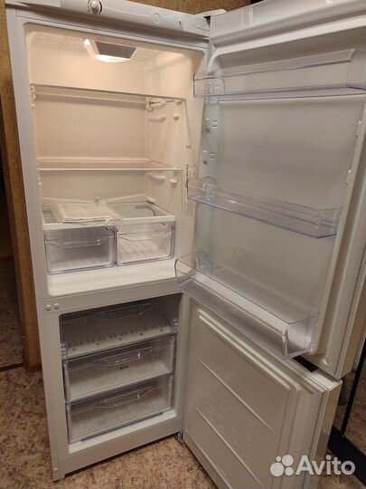 Холодильник indesit DS 316W