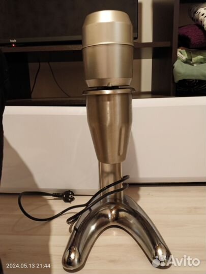 Миксер для молочных коктейлей, коктейльница