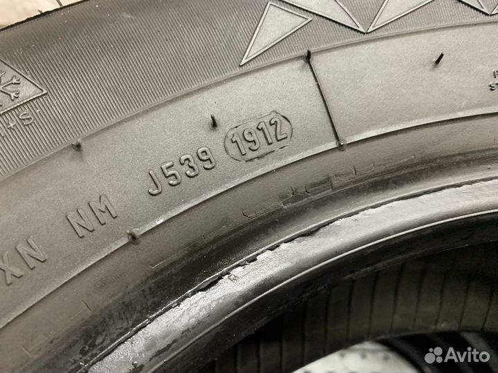 Pirelli Winter Carving Edge 215/65 R16