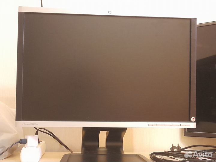 Монитор HP compaq LA2205WG