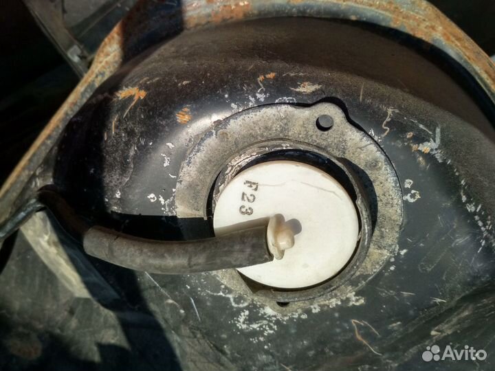 Бензобак Тойота