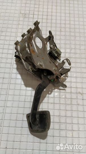 Педаль тормоза Toyota Camry V50