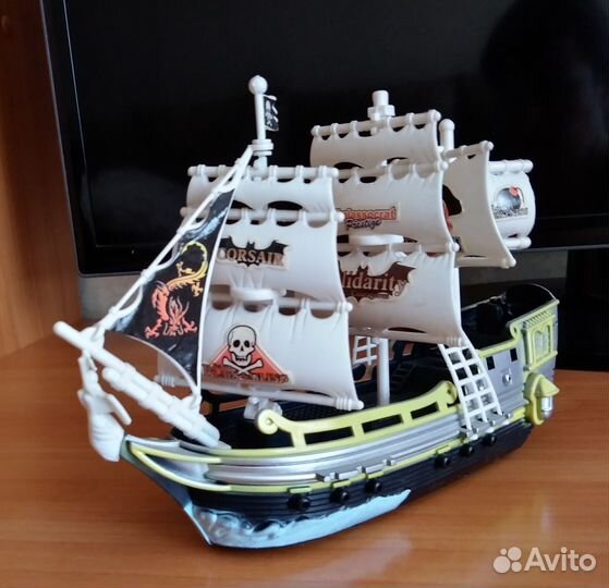 Пиратский корабль