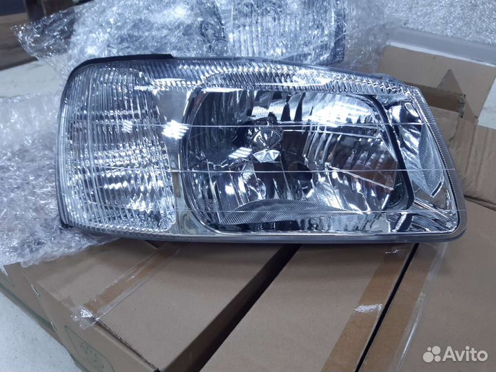 Фара правая на hyundai accent